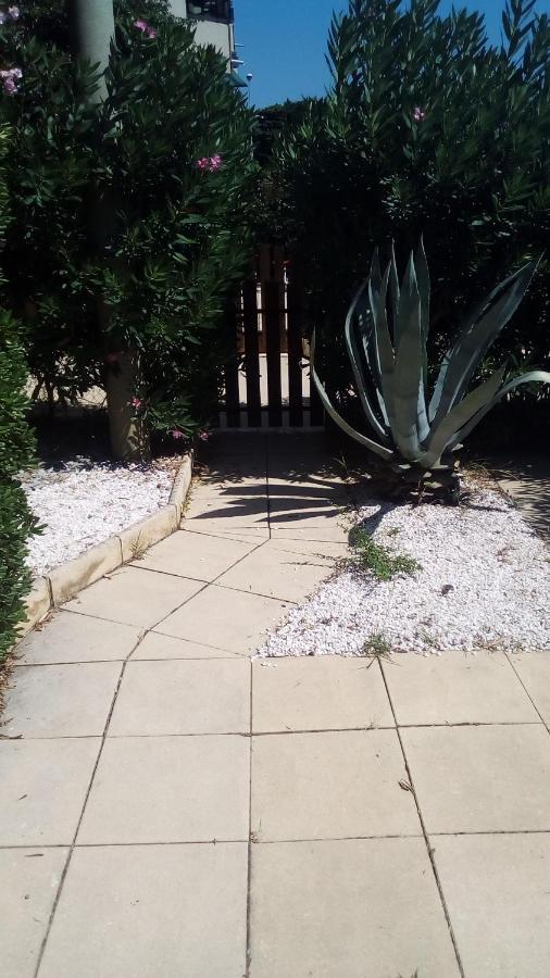 Studio de 27 m² + 70 m² de jardin à 100 m des plages Cavalaire-sur-Mer Exterior foto
